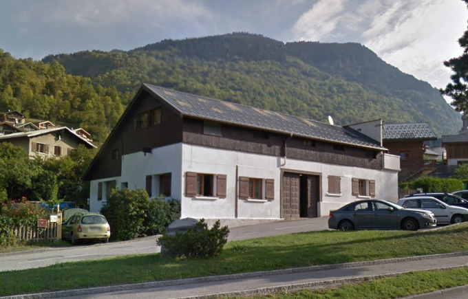 Bâtiment 250 m² avec 3 appartements et garage