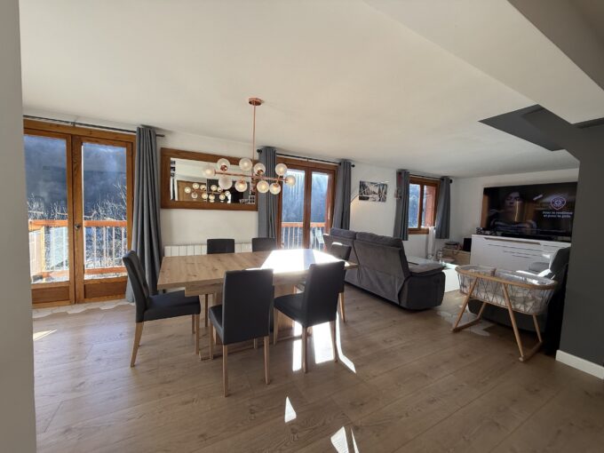 Maison 7 pièces 253 m² avec jardin